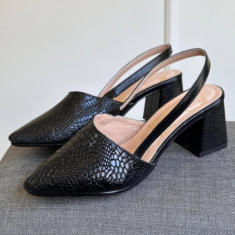 Women's Pointed Leather Thick-heeled Shoes