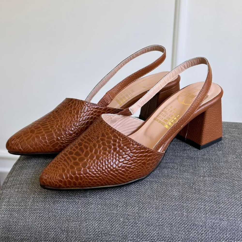 Women's Pointed Leather Thick-heeled Shoes