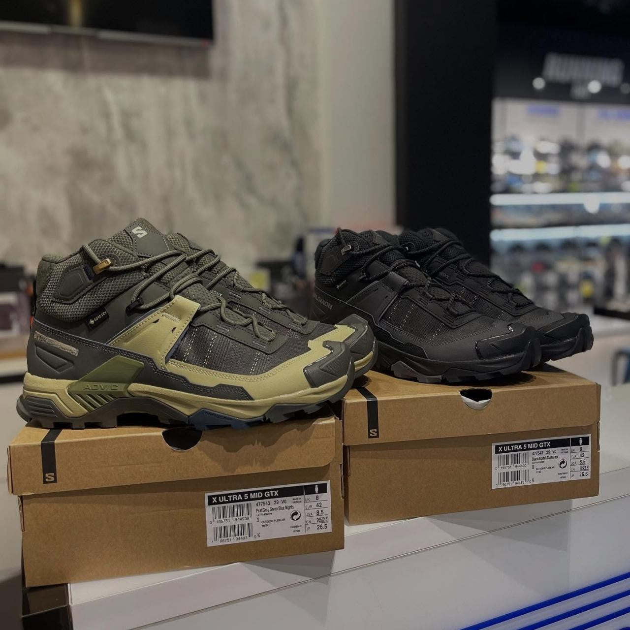 Medium-width Men's Hiking Shoes