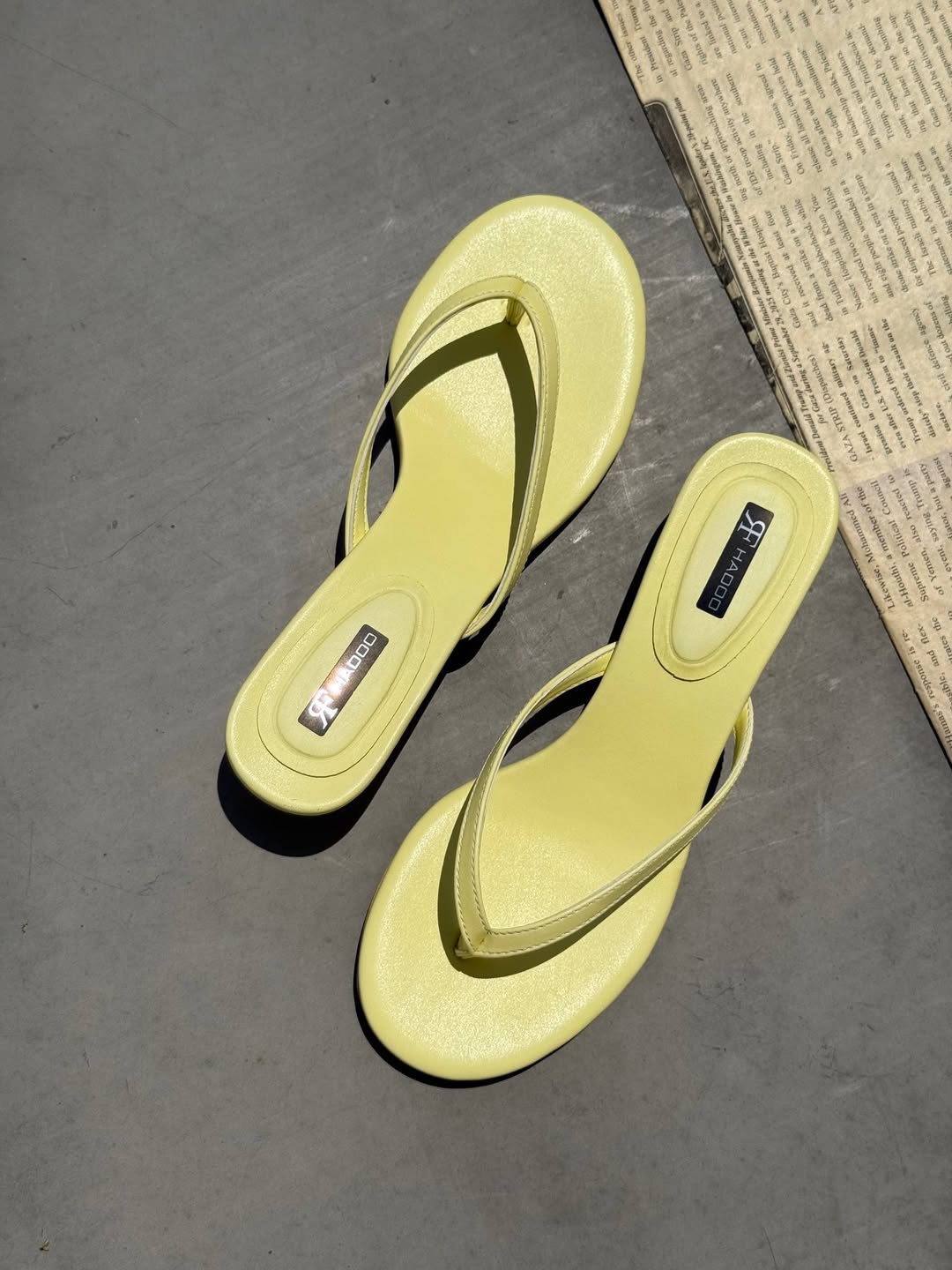 Chic Pastel Yellow Strappy Sandals