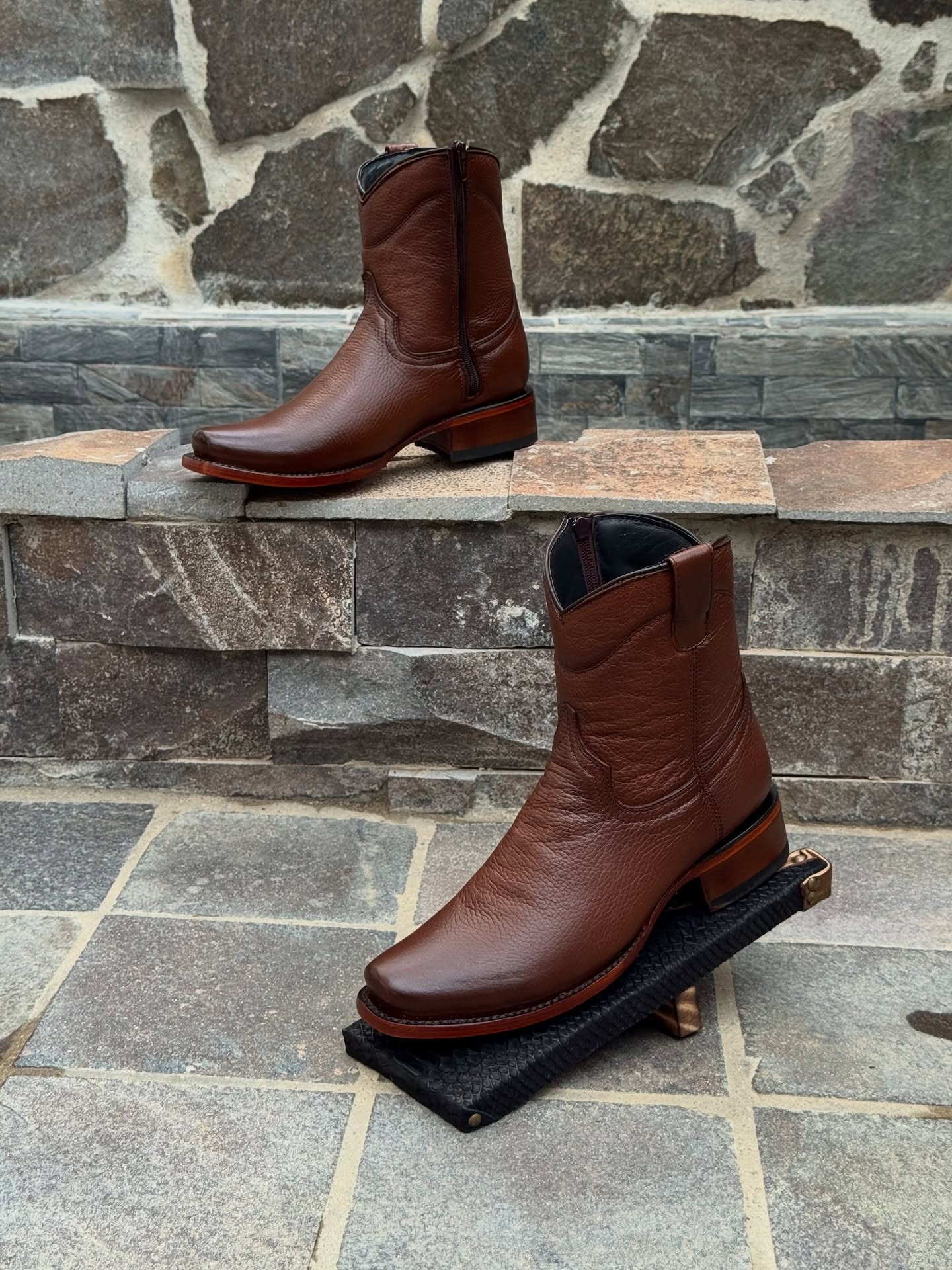 Men's Honey-colored Cowhide Boots