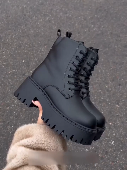 Women's Chunky-Heeled Lace-Up Fleece-Lined Boots